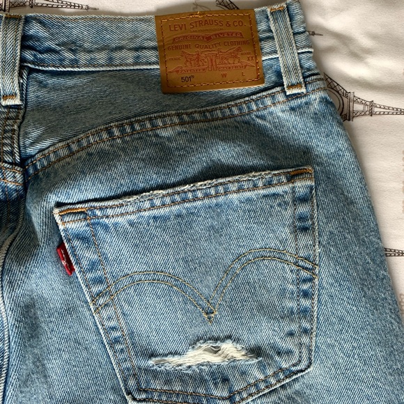 BLUE 501 MID WAIST STRAIGHT LEG RIPPED LEVI’S JEANS - Picture 5 of 8